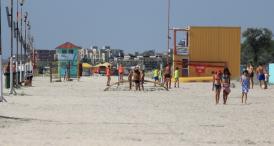 Sezon compromis Construcţii de pe cea mai populată plajă din Năvodari, rase de pe faţa pământului? 