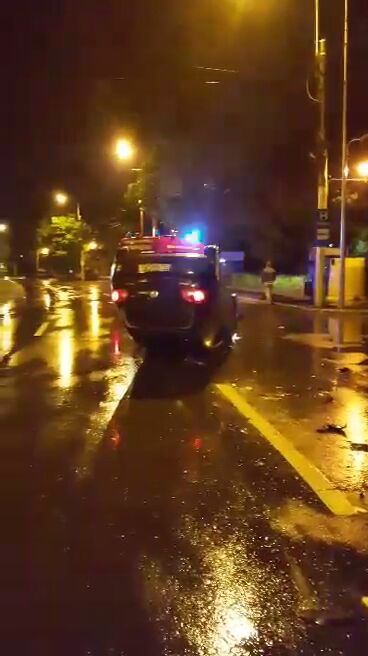 carambol teribil pe bulevardul mamaia o masina este cu rotile in sus 592619