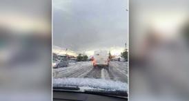 În 10 minute de grindină s-a albit asfaltul din Cârjelari, județul Tulcea (video)