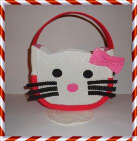 Handmade by Carmen Petrișor Hello Kitty pentru fetite!