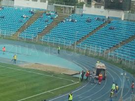 UPDATE Fotbalistul Vlad Suciu, de la FC Farul, luat de pe teren cu salvarea la meciul cu Rapid (galerie foto)   