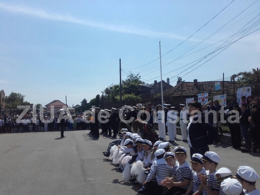 ambasadorul frantei in romania fran ois saint paul prezent sarbatoare mare la scoala gimnaziala nr 18