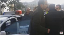 ”Dar încătușează-l mă Nicule!” Pupat de procuror. Cum a fost ridicat, în 2014, Nicușor Constantinescu din fața CJC (video)   
