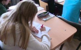 Au început emoțiile pentru elevii claselor a VI-a care susțin astăzi prima probă a Evaluării Naționale