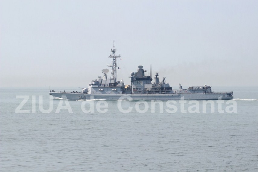 desfasurare de forte in marea neagra fregata regina maria atacata militarii au respins cu foc ofensiva