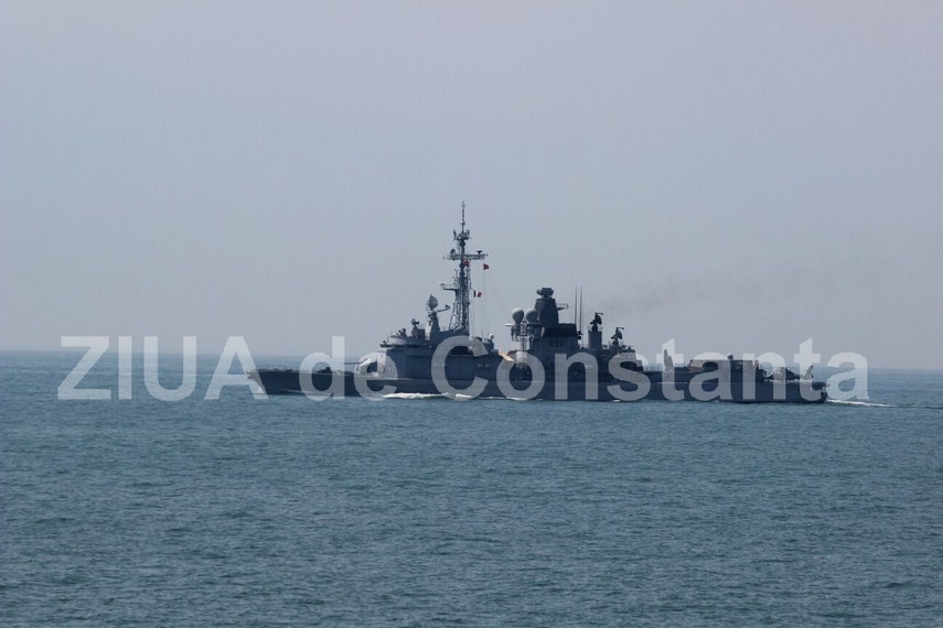 desfasurare de forte in marea neagra fregata regina maria atacata militarii au respins cu foc ofensiva