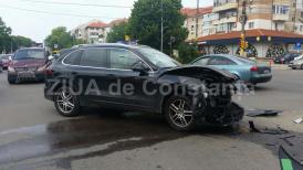 UPDATE 5 Un Porsche Cayenne, făcut praf la Delfinariu. În accident sunt implicați primarul din Ghindărești și nora patronului de la Giorginio (galerie foto+video)  