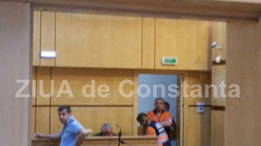 nicusor constantinescu a ajuns la instanta cu ambulanta 596031