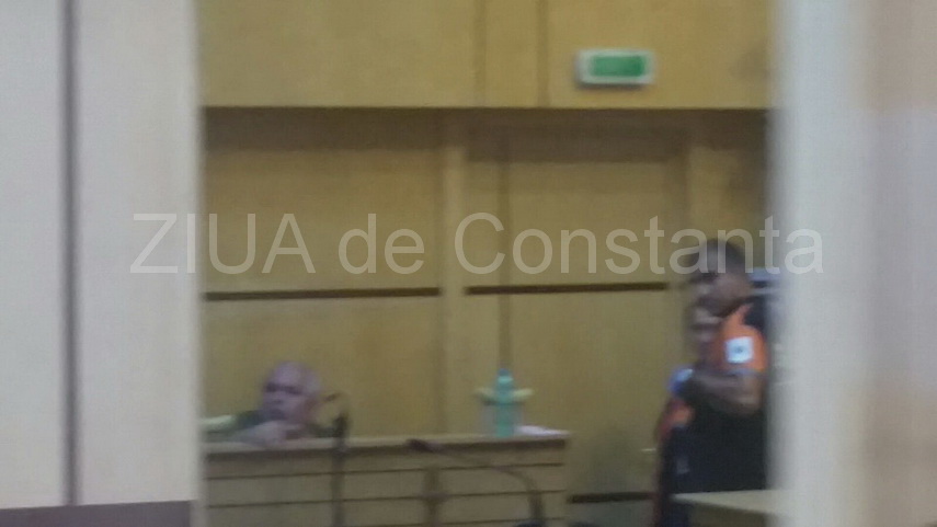 nicusor constantinescu a ajuns la instanta cu ambulanta 596031