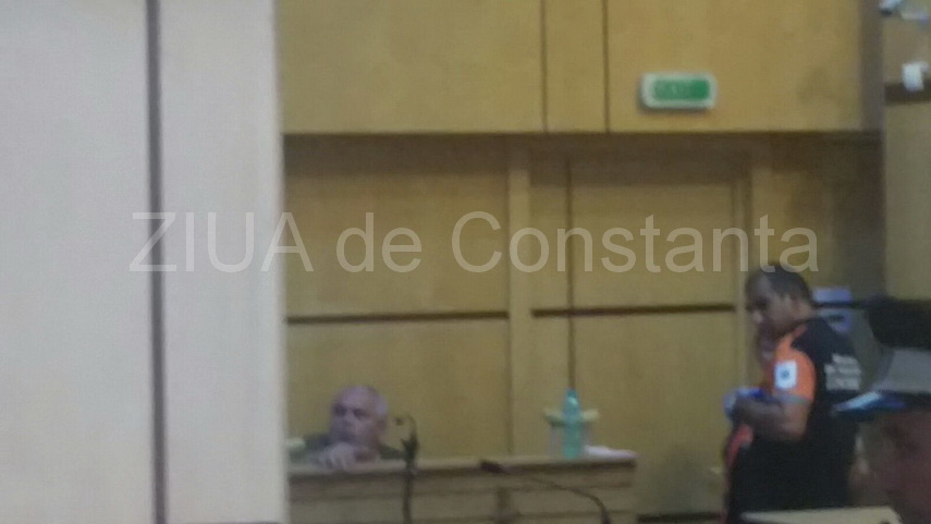 nicusor constantinescu a ajuns la instanta cu ambulanta 596031