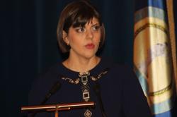 Şefa DNA, Laura Kovesi, somată să înceteze presiunile pe care le face la adresa magistraților de la Curtea Constituțională a României“. 