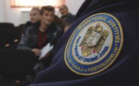 Agent de penitenciar după gratii pentru săvârşirea infracțiunii de introducere de bunuri şi obiecte interzise în penitenciar