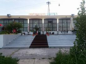 Restaurantul Doina, un local din Mamaia unde am aşteptat tacâmurile mai mult decât mâncarea (galerie foto)