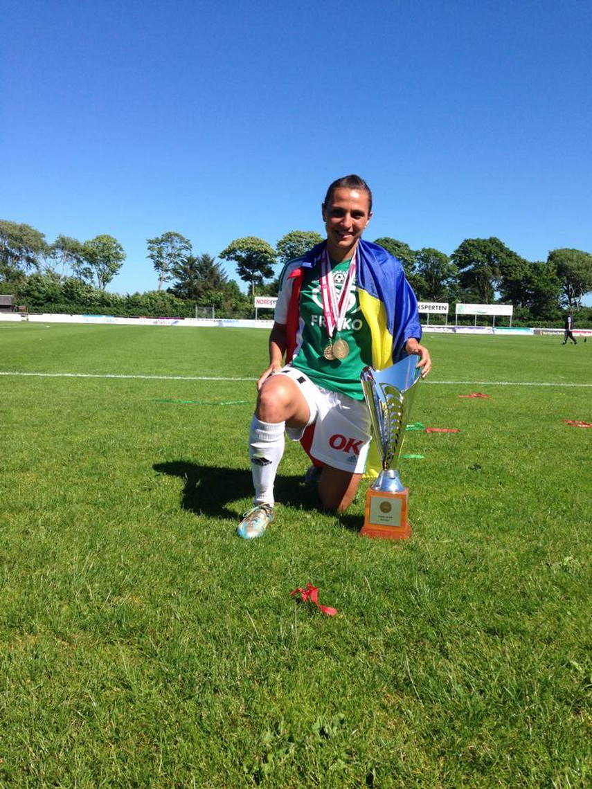 florentina olar spanu capitanul echipei nationale cea mai buna fotbalista a campionatului danez este