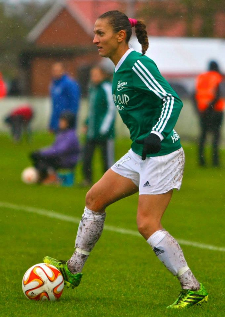 florentina olar spanu capitanul echipei nationale cea mai buna fotbalista a campionatului danez este