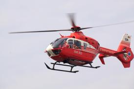 Cinci persoane au fost rănite în urma unui grav accident rutier. O fetiță de 10 ani a fost preluată de un elicopter SMURD