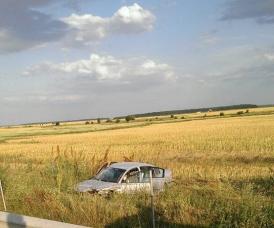 Accident pe Autostrada Soarelui. O mașină a ajuns direct pe câmp