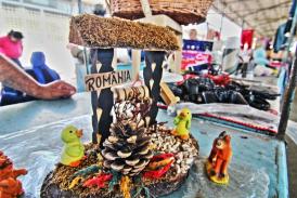 Fotoreportaj La Obor, printre miros de mititei şi muzică de Puccini