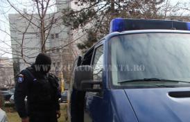 20 de percheziţii la persoane bănuite de contrabandă cu produse contrafăcute 