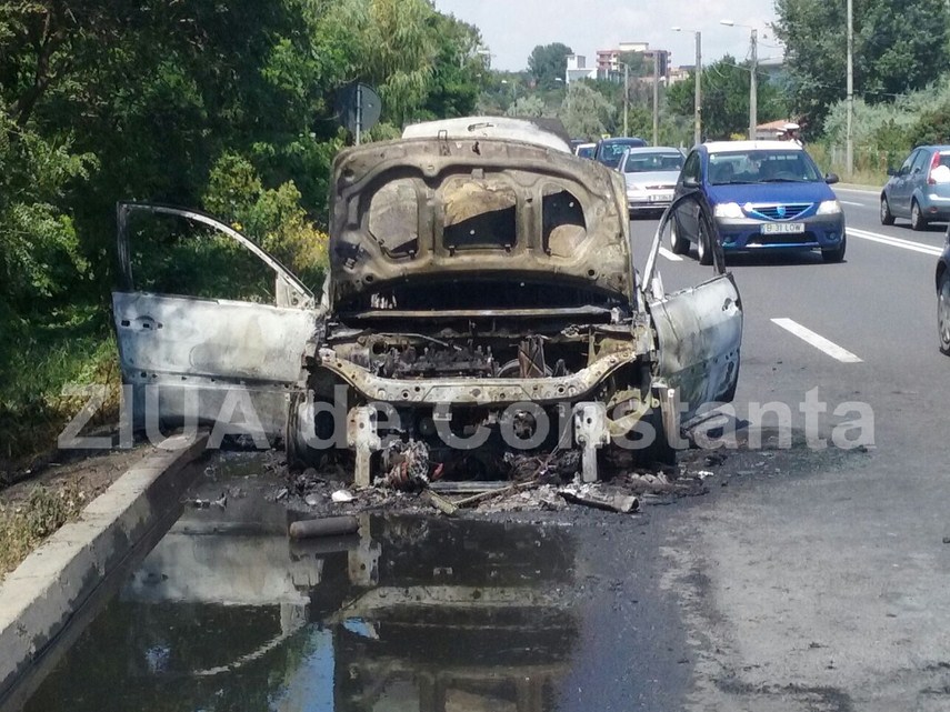 o masina a luat foc intre eforie nord si eforie sud 598972