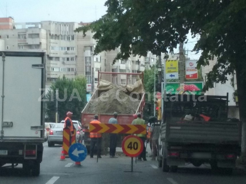 trafic ingreunat la intersectia bulevardului mamaia cu tomis 599427