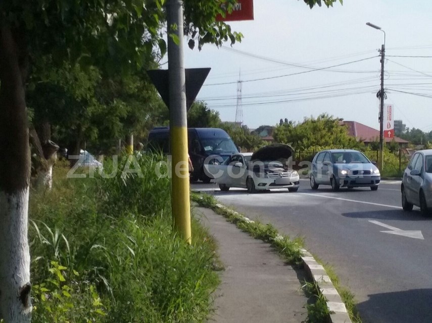 arde un mercedes langa agigea 599419