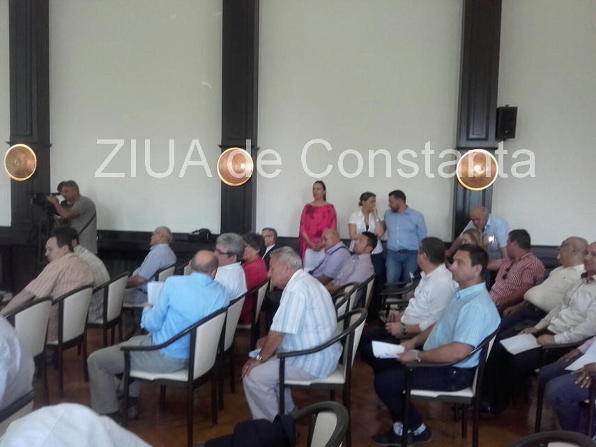 dialogul surzilor s a incheiat cjc are comisii de specialitate galerie foto 599374