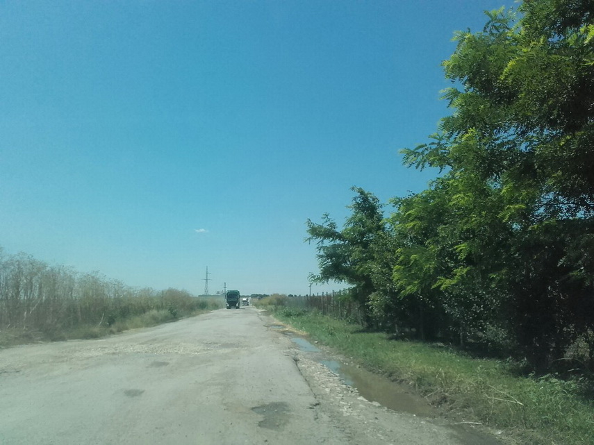 se cauta solutii pentru construirea unui teren de fotbal infrastructura drumurilor prioritatea zero la