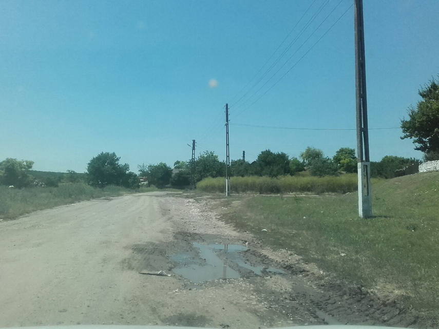 se cauta solutii pentru construirea unui teren de fotbal infrastructura drumurilor prioritatea zero la