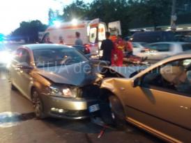 UPDATE 4. Două persoane, rănite Coliziune frontală în faţa mall-ului City Park! (galerie foto + video)        