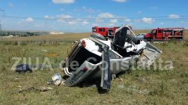 UPDATE 7. Accident cu încarceraţi la Sibioara! O maşină cu jandarmi, implicată. Intervine elicopterul SMURD(galerie foto+video)                