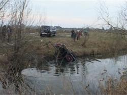 UPDATE2. O persoană a fost prinsă sub o căruță, căzută într-un canal de irigații dezafectat  