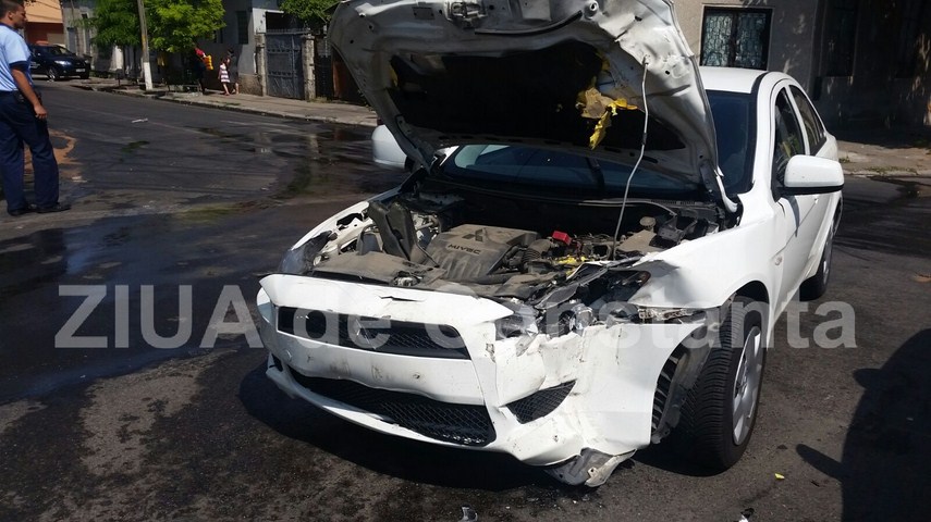 accident la intersectia dintre i g duca cu mamaia 600494