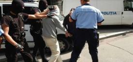 Cinci tineri au spart frigierul unui magazin din Tulcea, de unde au furat sucuri şi băuturi alcoolice 