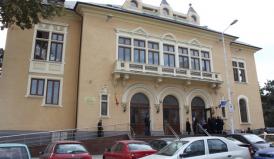 Copiii din procesul Micul Regat, aduși cu jandarmii la instanță