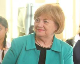 La mulţi ani! Modest omagiu pentru prozatoarea, poeta, publicista şi conf. univ. dr. Aurelia Lăpuşan la o frumoasă vârstă