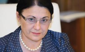 Potrivit fostului ministru Andronescu ”Peste 200.000 de elevi au renunțat la școală, în sistemul preuniversitar”