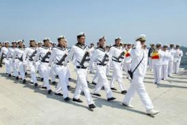 300 de proaspăți marinari defilează pe faleză, la Constanța