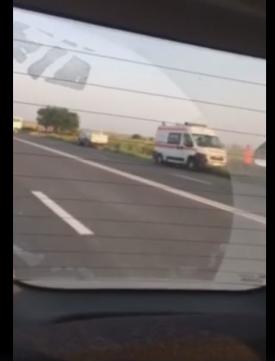 O ambulanță a fost implicată într-un accident rutier pe DN2A