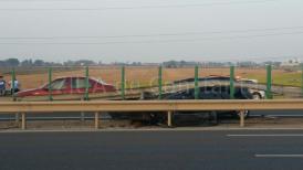 Un autoturism a intrat în parapeți pe A4 și s-a făcut praf! (galerie foto + video)  