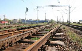 Un bărbat a fost sfârtecat de tren și târât 150 de metri pe calea ferată!