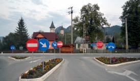 Încurcate sunt semnele pe drumurile din România! Exemplele ridică mari semne de întrebare...