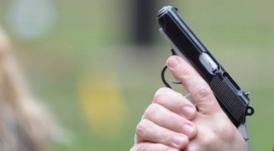 Un bărbat a ameninţat poliţiştii cu o furcă. Aceştia l-au împuşcat. Totul s-a petrecut în România!