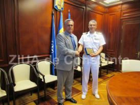 Vizită de rang înalt. Prefectul Adrian Nicolaescu a primit o delegaţie a navei militare elene Hs Promitheus