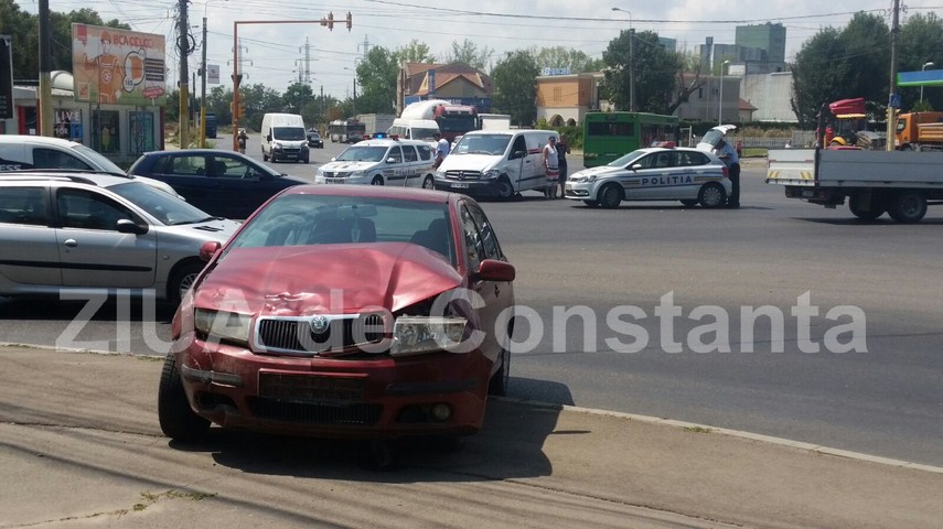 accident la intersectia strazii cumpenei cu bulevardul aurel vlaicu 602597