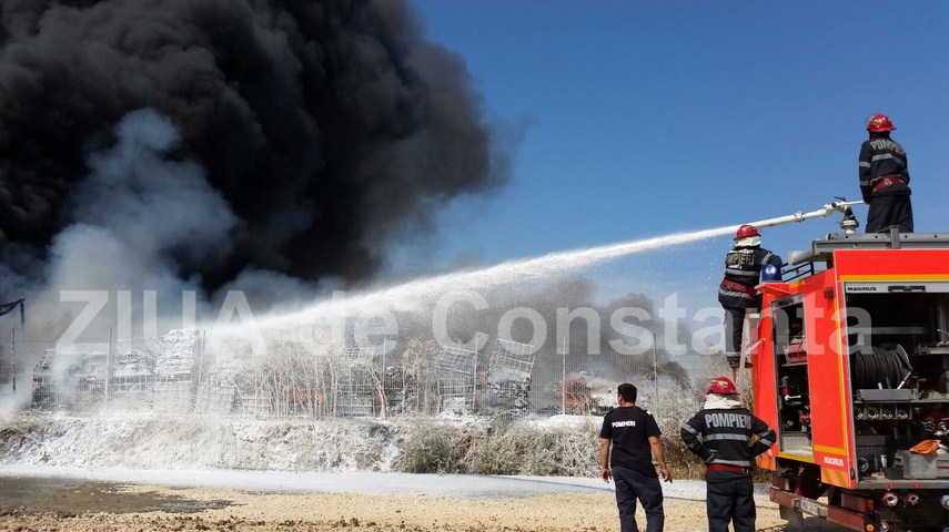 fotoreportaj un doamne ajuta in gand si o pata neagra de cenusa pe cerul constantei 603184