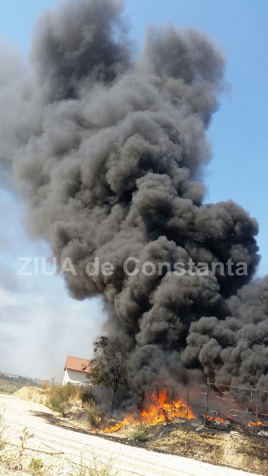 fotoreportaj un doamne ajuta in gand si o pata neagra de cenusa pe cerul constantei 603184