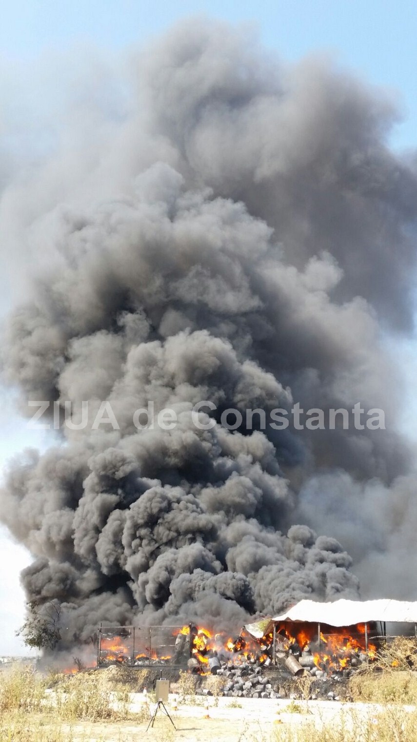 fotoreportaj un doamne ajuta in gand si o pata neagra de cenusa pe cerul constantei 603184