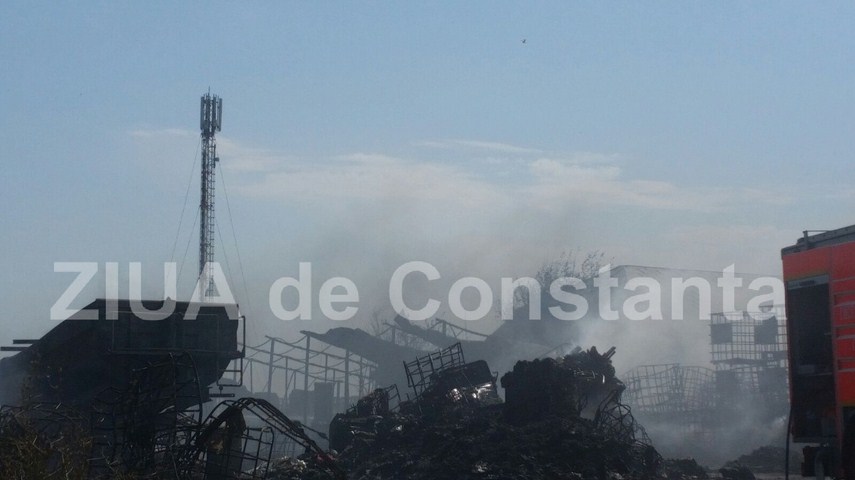 fotoreportaj un doamne ajuta in gand si o pata neagra de cenusa pe cerul constantei 603184