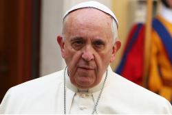 Papa Francisc a efectuat o vizită supriză la un apartament cu 20 de prostituate, printre care şi românce